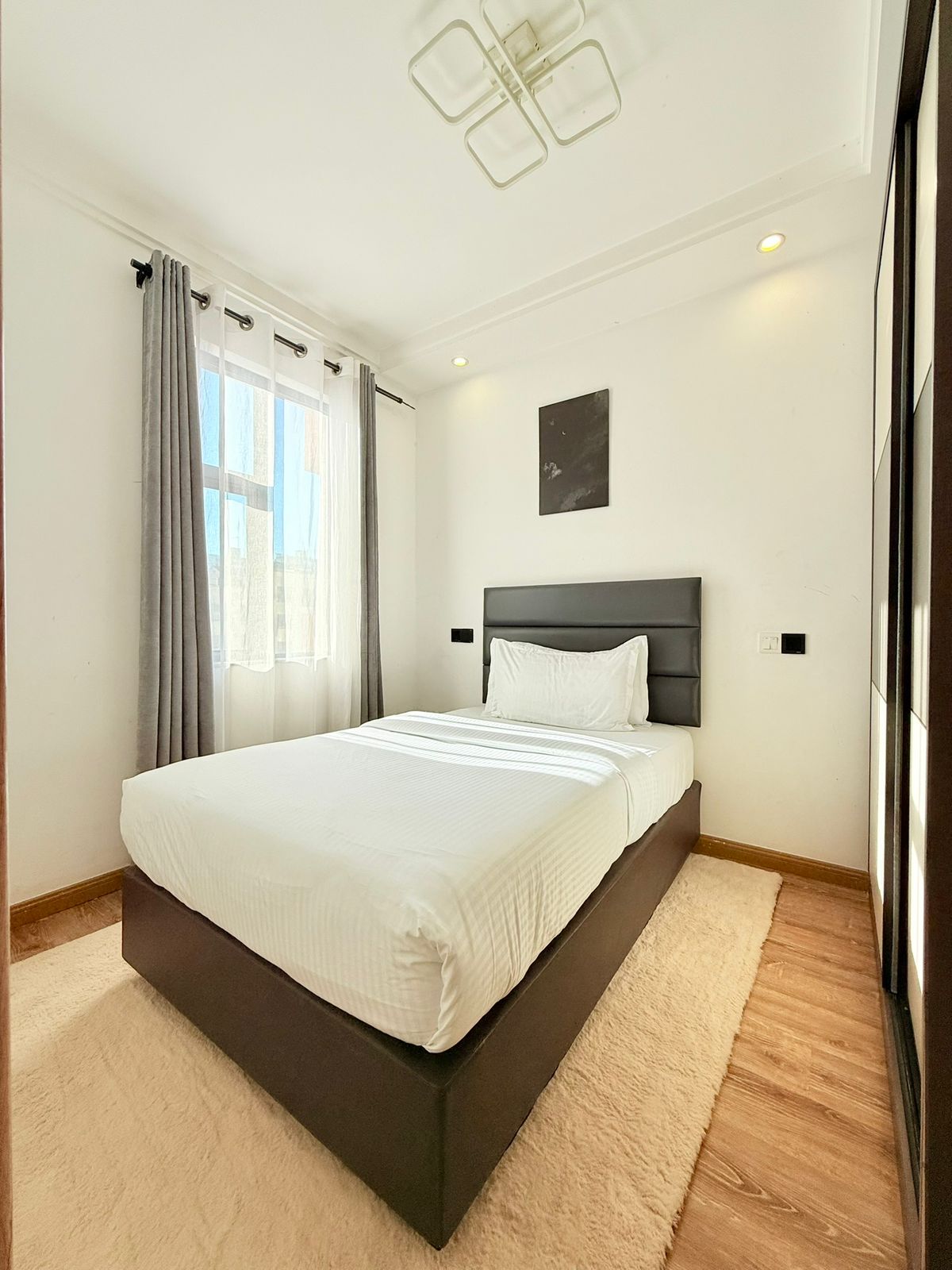 Hotel & Apartment